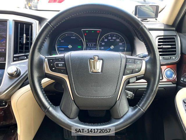 Toyota CROWN SEDAN 2013-09 8313943-12