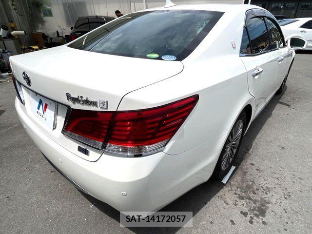 Toyota CROWN SEDAN 2013-09 8313943-18