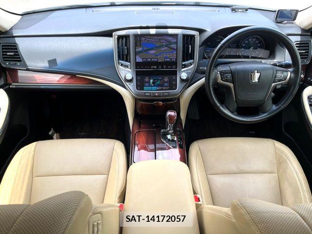 Toyota CROWN SEDAN 2013-09 8313943-1