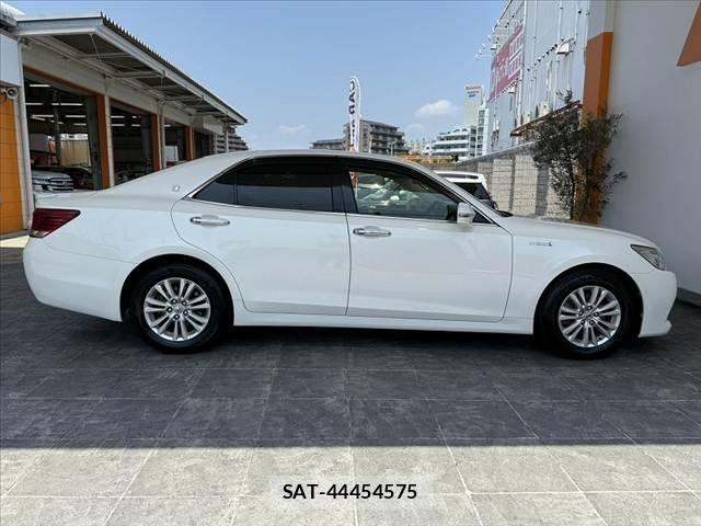 Toyota CROWN SEDAN 2014-06 8313957-11