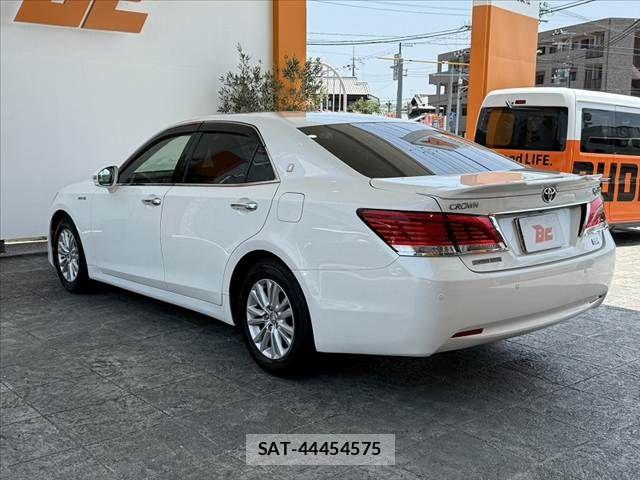 Toyota CROWN SEDAN 2014-06 8313957-12