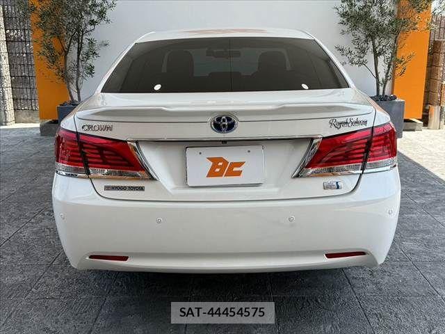 Toyota CROWN SEDAN 2014-06 8313957-13