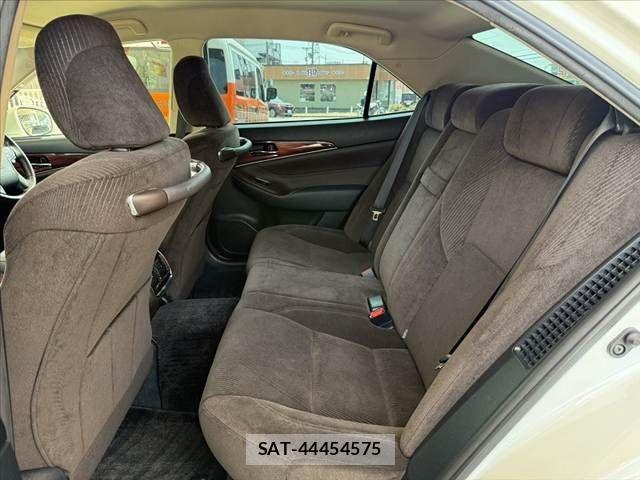 Toyota CROWN SEDAN 2014-06 8313957-18