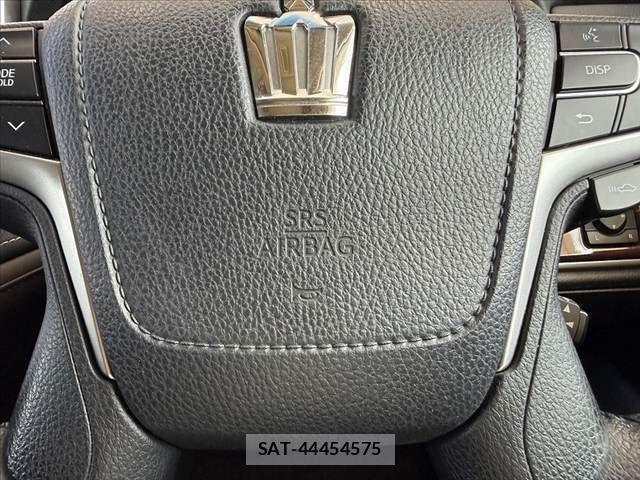 Toyota CROWN SEDAN 2014-06 8313957-21