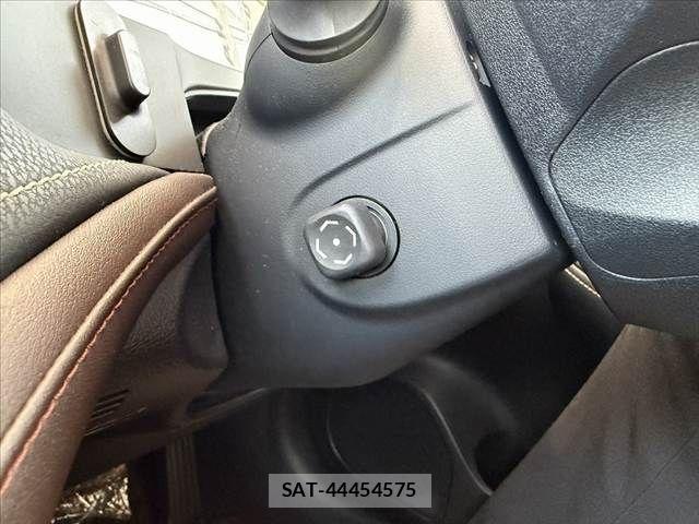 Toyota CROWN SEDAN 2014-06 8313957-26
