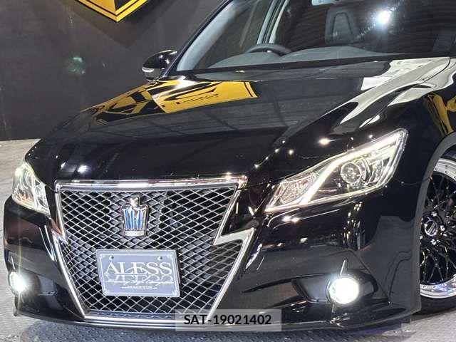 Toyota CROWN SEDAN 2014-02 8335387-11