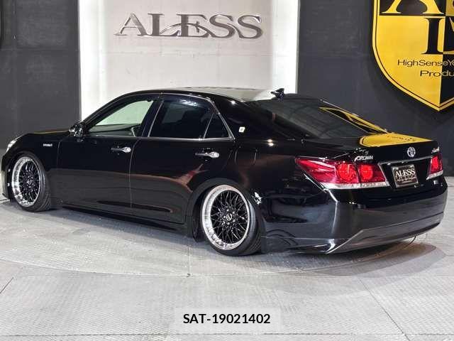 Toyota CROWN SEDAN 2014-02 8335387-13