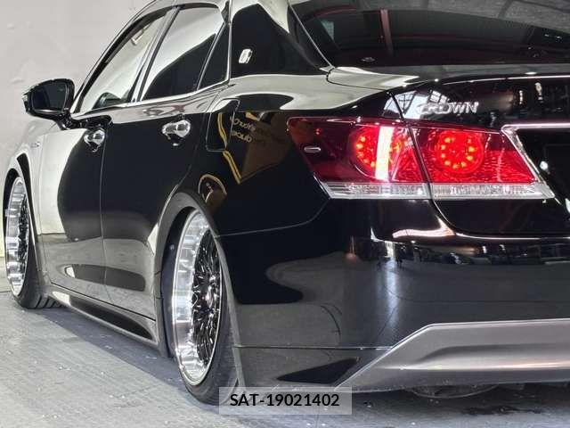 Toyota CROWN SEDAN 2014-02 8335387-14