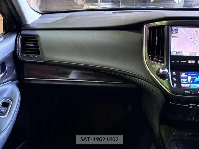 Toyota CROWN SEDAN 2014-02 8335387-19