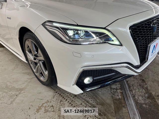 Toyota CROWN SEDAN 2018-07 8335364-15
