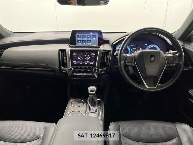 Toyota CROWN SEDAN 2018-07 8335364-1