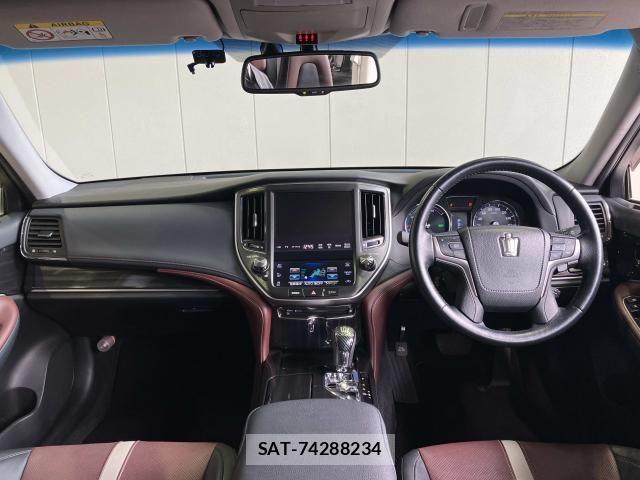 Toyota CROWN SEDAN 2015-08 8335378-1