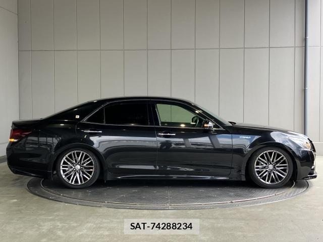 Toyota CROWN SEDAN 2015-08 8335378-29