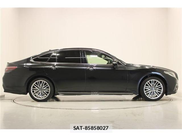 Toyota CROWN SEDAN 2021-02 8335379-12