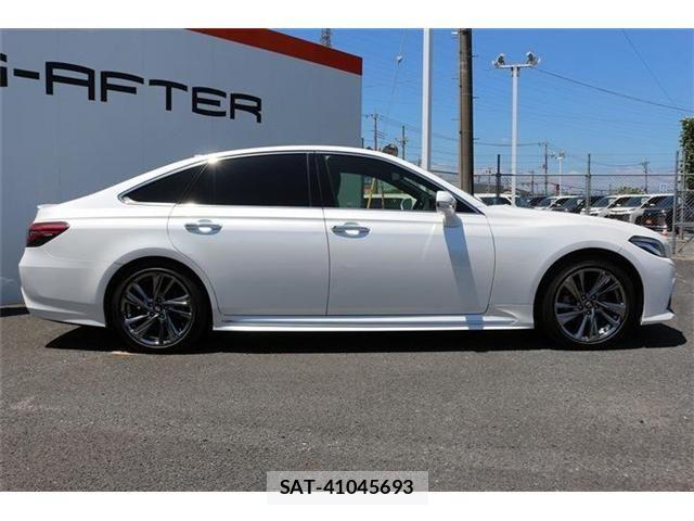 Toyota CROWN SEDAN 2020-11 8335372-10