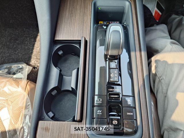 Toyota CROWN SEDAN 2025-02 8335357-19