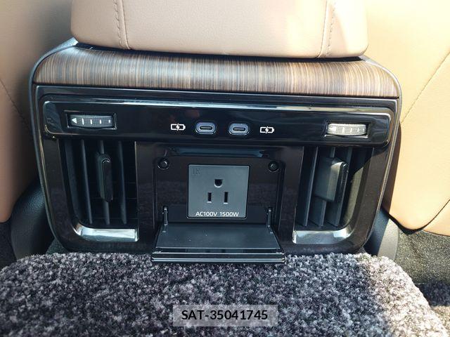 Toyota CROWN SEDAN 2025-02 8335357-23