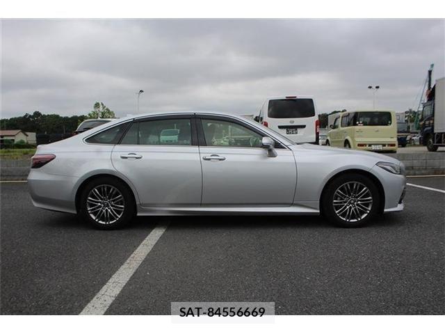 Toyota CROWN SEDAN 2021-07 8335369-16