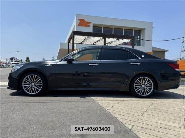 Toyota CROWN SEDAN 2013-02 8335383-10