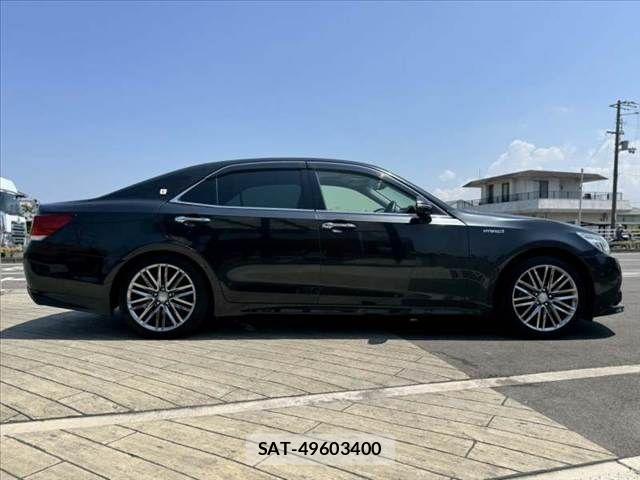 Toyota CROWN SEDAN 2013-02 8335383-11