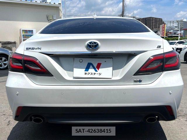 Toyota CROWN SEDAN 2021-12 8335362-13