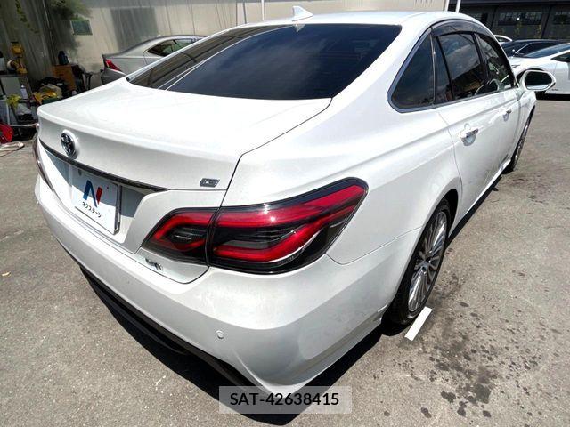 Toyota CROWN SEDAN 2021-12 8335362-17