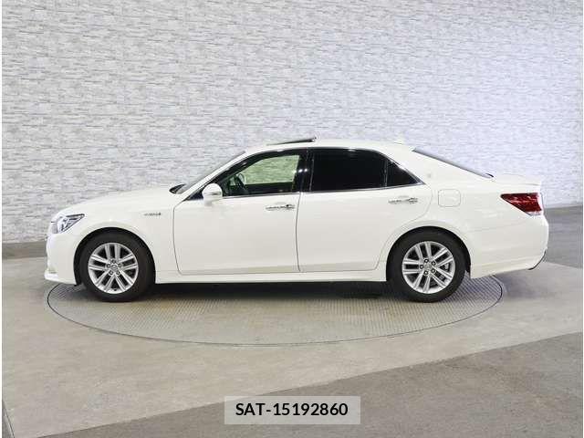 Toyota CROWN SEDAN 2013-09 8335386-11