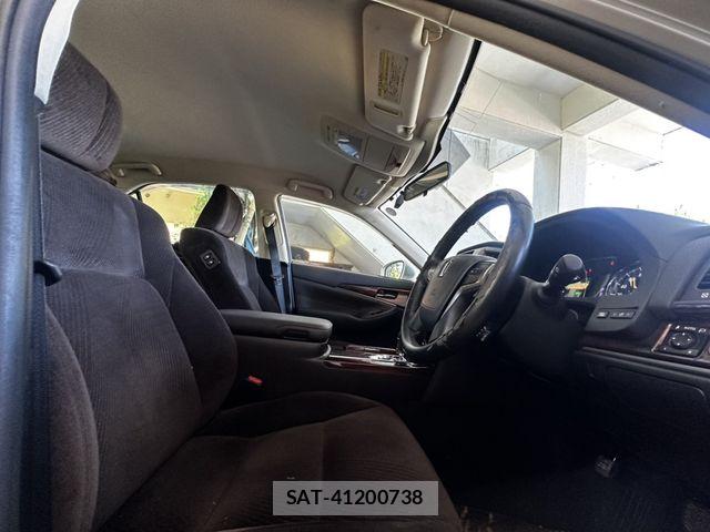 Toyota CROWN SEDAN 2014-10 8335392-11