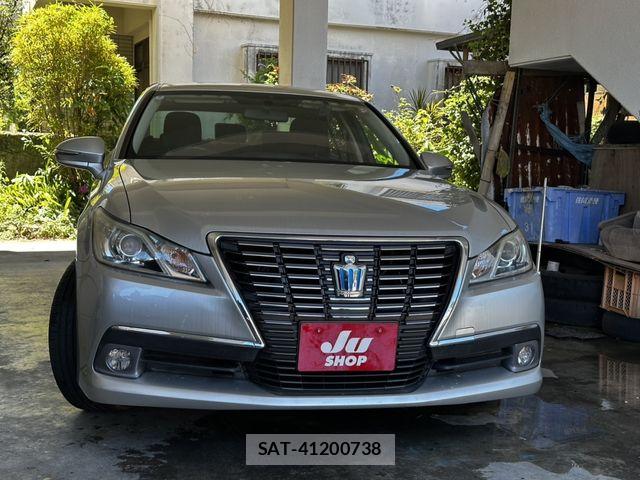Toyota CROWN SEDAN 2014-10 8335392-2