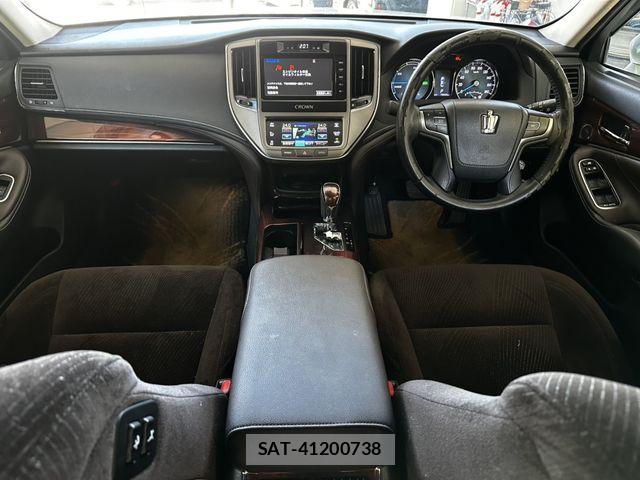 Toyota CROWN SEDAN 2014-10 8335392-6