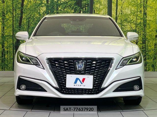 Toyota CROWN SEDAN 2022-05 8335366-13