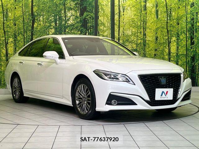 Toyota CROWN SEDAN 2022-05 8335366-15