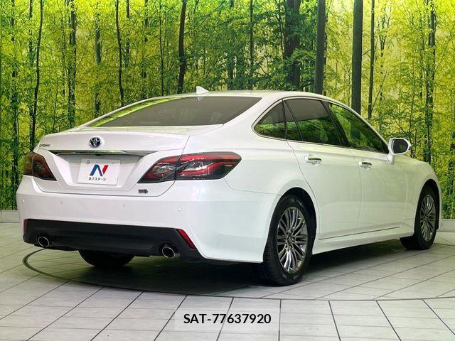 Toyota CROWN SEDAN 2022-05 8335366-16