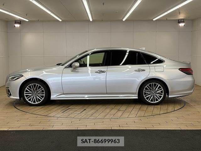 Toyota CROWN SEDAN 2021-11 8334921-16