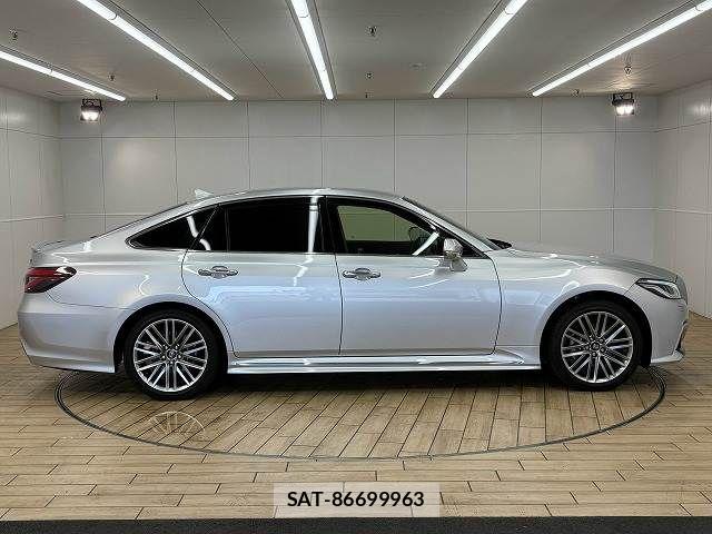 Toyota CROWN SEDAN 2021-11 8334921-17