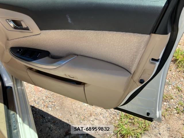Toyota CROWN SEDAN 2010-05 8335396-10