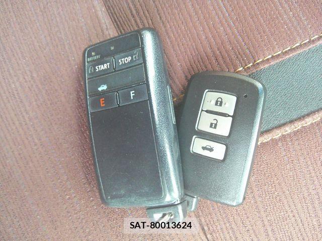 Toyota CROWN SEDAN 2013-09 8335394-20