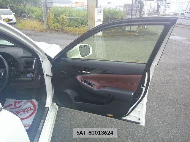 Toyota CROWN SEDAN 2013-09 8335394-21