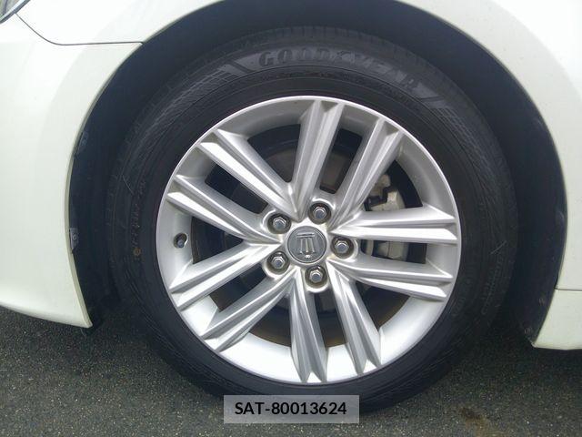 Toyota CROWN SEDAN 2013-09 8335394-24
