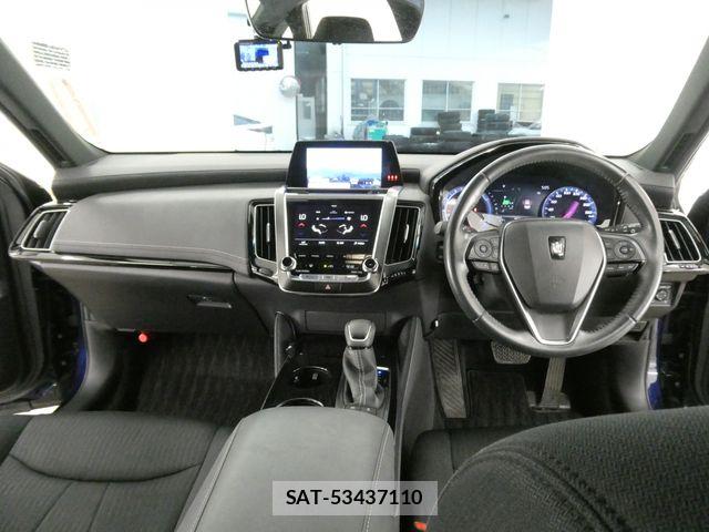 Toyota CROWN SEDAN 2018-11 8335381-2