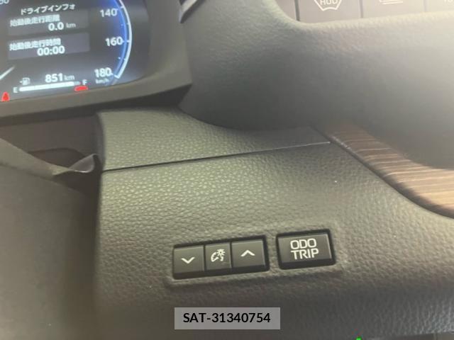 Toyota CROWN SEDAN 2023-12 8335356-16
