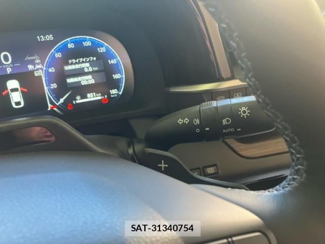 Toyota CROWN SEDAN 2023-12 8335356-18