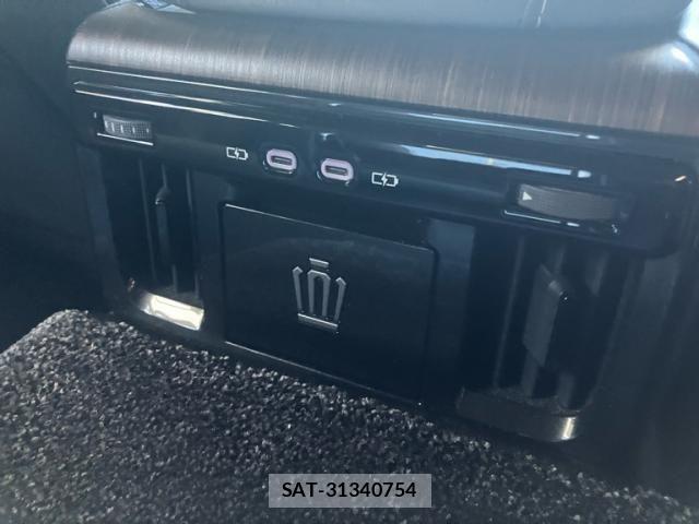 Toyota CROWN SEDAN 2023-12 8335356-21