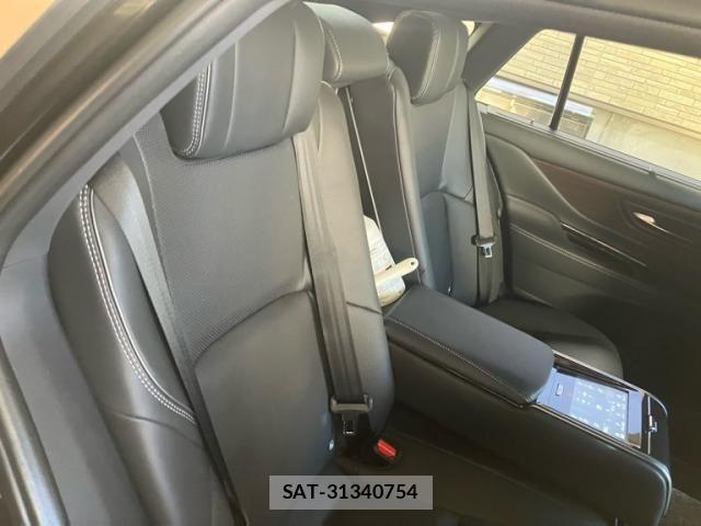 Toyota CROWN SEDAN 2023-12 8335356-22