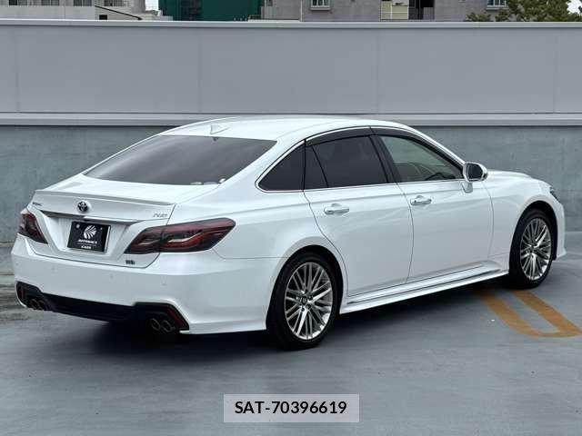 Toyota CROWN SEDAN 2020-11 8335359-2