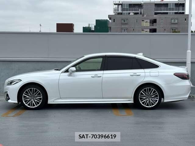 Toyota CROWN SEDAN 2020-11 8335359-3