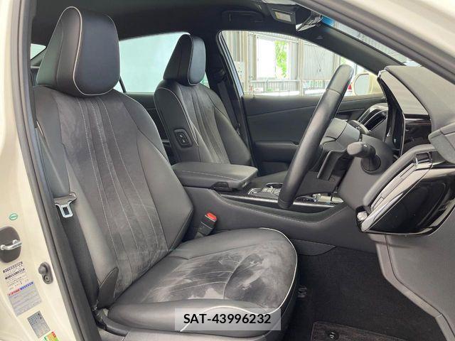 Toyota CROWN SEDAN 2018-10 8335363-14