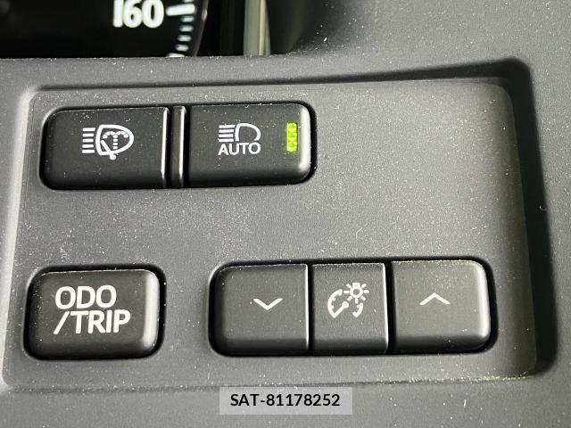 Toyota CROWN SEDAN 2016-04 8335374-17