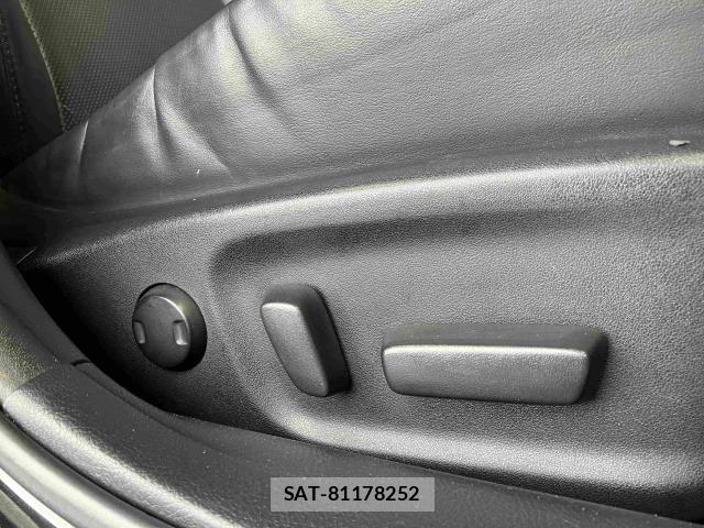 Toyota CROWN SEDAN 2016-04 8335374-19