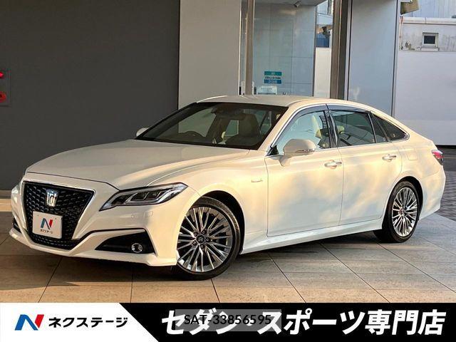 Toyota CROWN SEDAN 2018-06 8335371-0